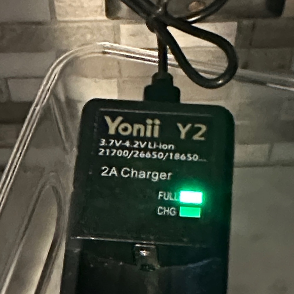 Yonii Y2 2A Charger with LED Light Li-ion Battery Charger.